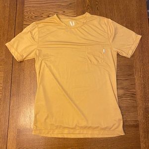 Vuori athletic pocket tee